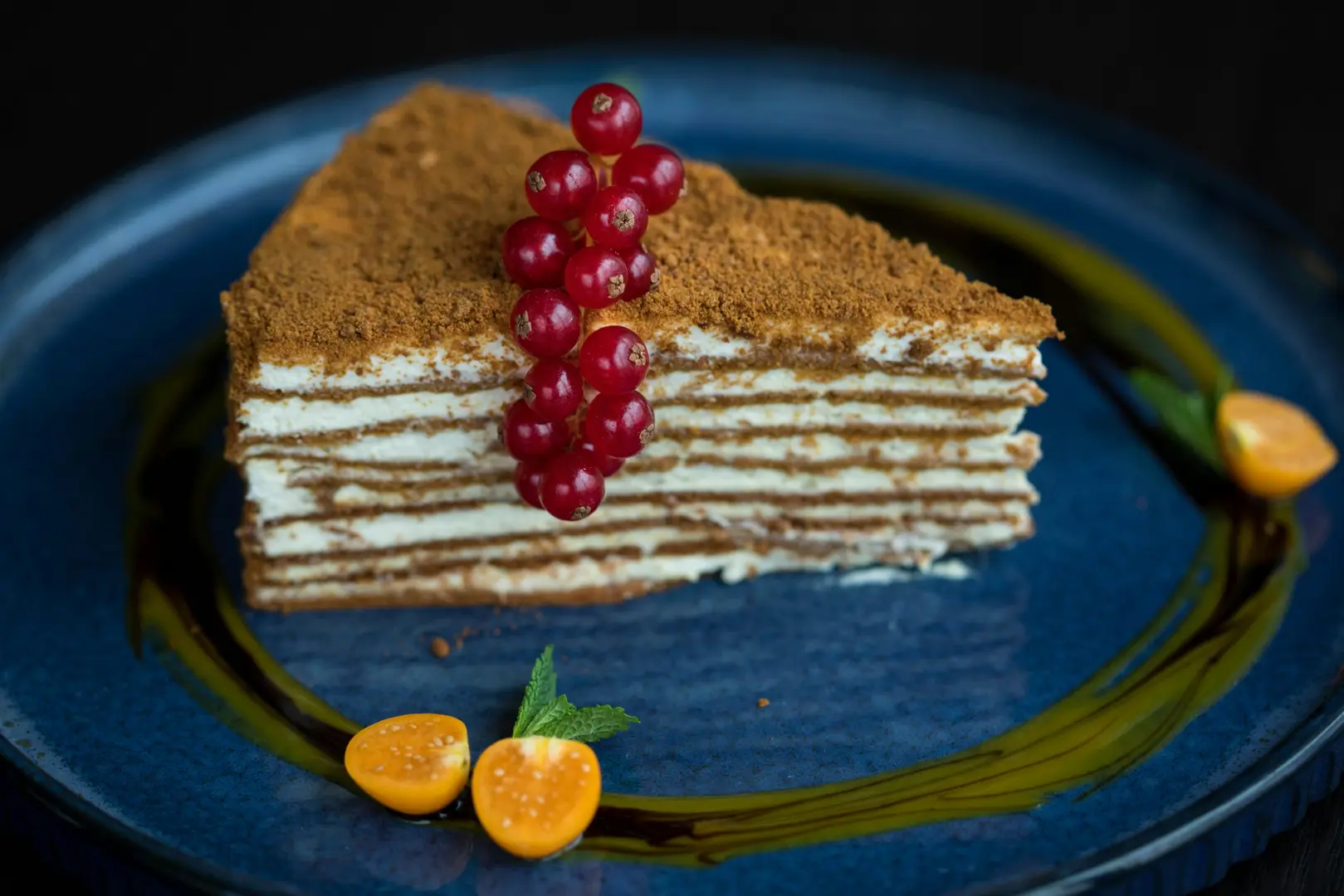 Exquisita Tarta de Miel y Bayas