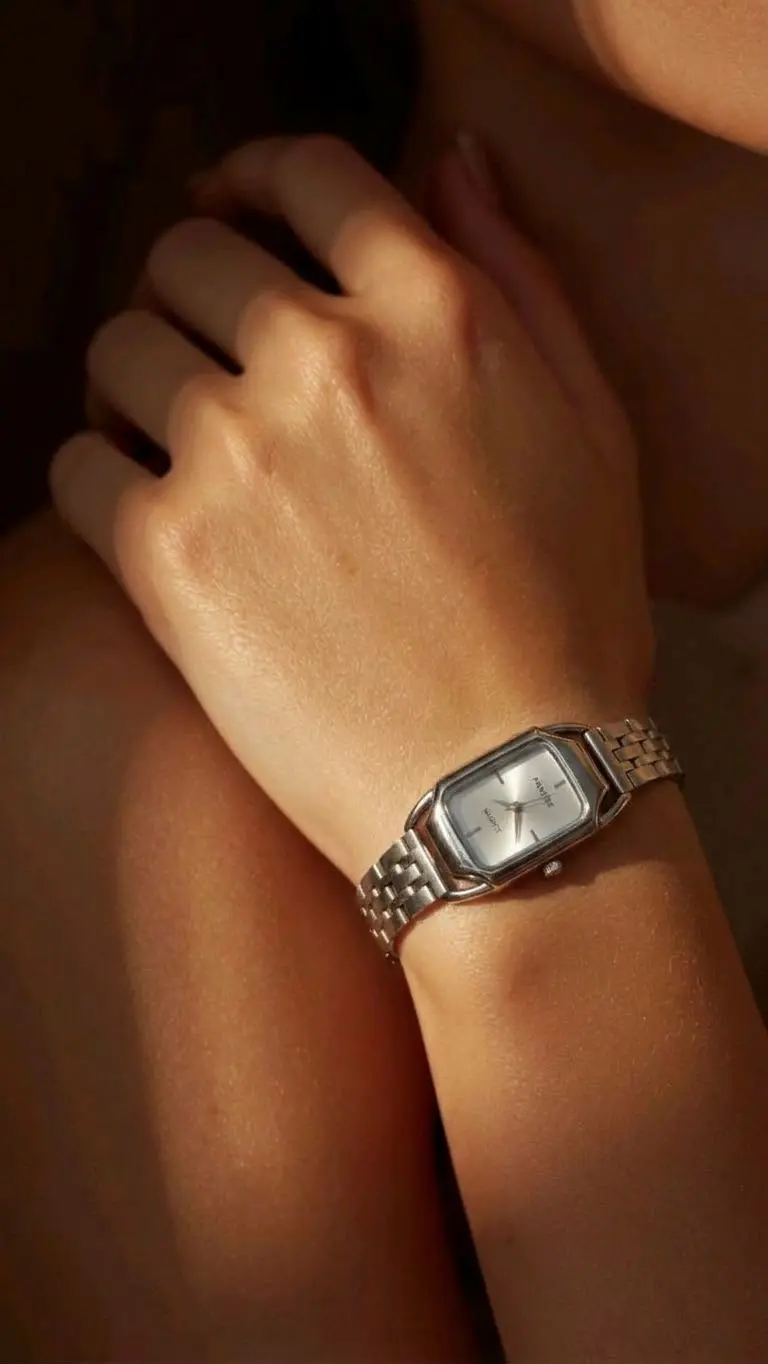 Reloj Plateado Minimalista