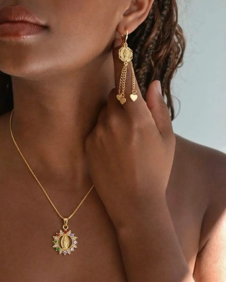 Aretes Colgantes Dorados
